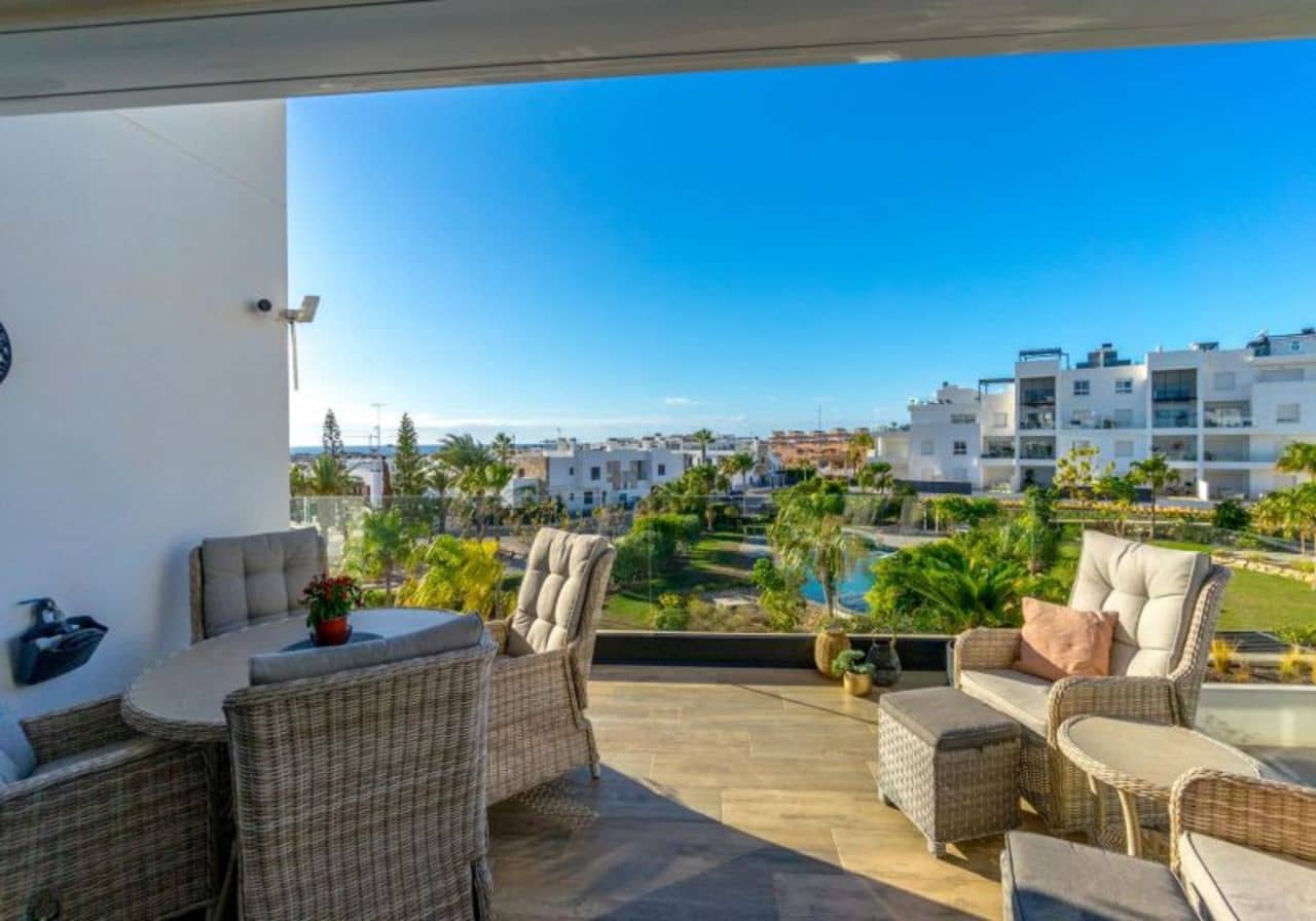 2 soverom Leilighet til salgs i Torrevieja med svømmebasseng - € 335 000 (Ref: 8601467)