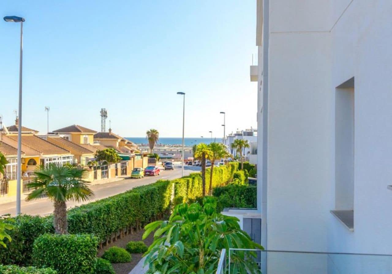 2 soverom Leilighet til salgs i Torrevieja med svømmebasseng - € 335 000 (Ref: 8601467)