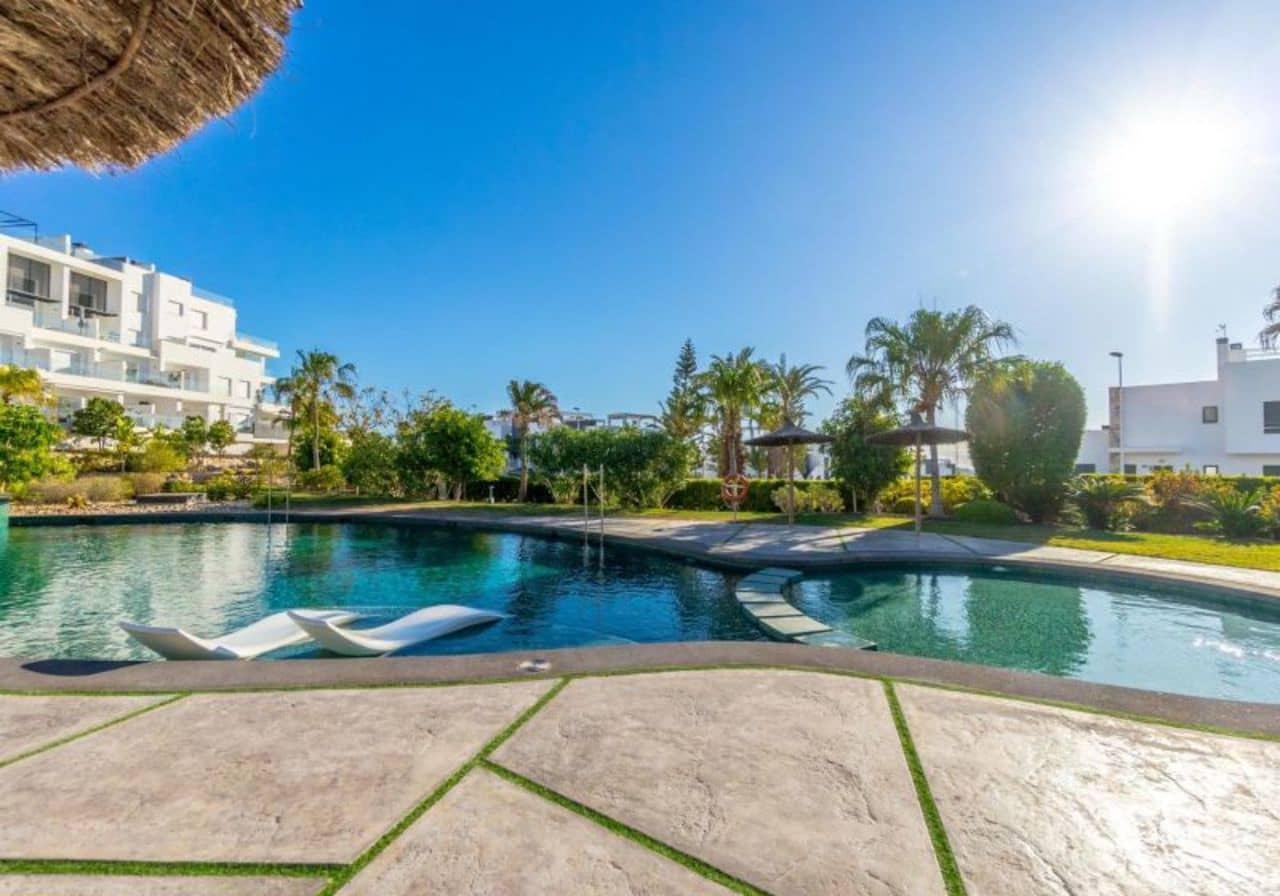 2 soverom Leilighet til salgs i Torrevieja med svømmebasseng - € 335 000 (Ref: 8601467)