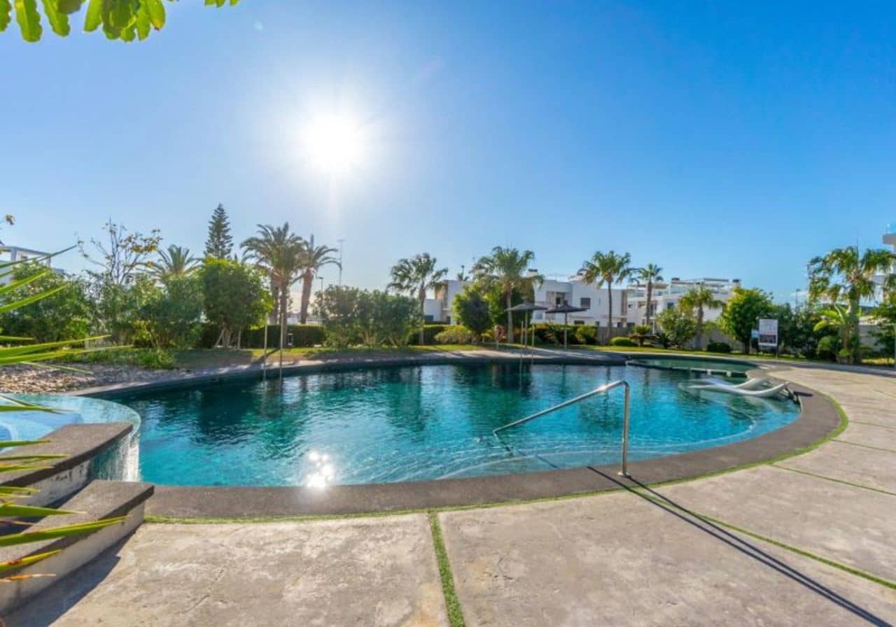 2 soverom Leilighet til salgs i Torrevieja med svømmebasseng - € 335 000 (Ref: 8601467)