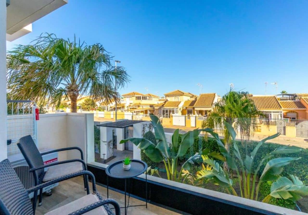 2 soverom Leilighet til salgs i Torrevieja med svømmebasseng - € 335 000 (Ref: 8601467)