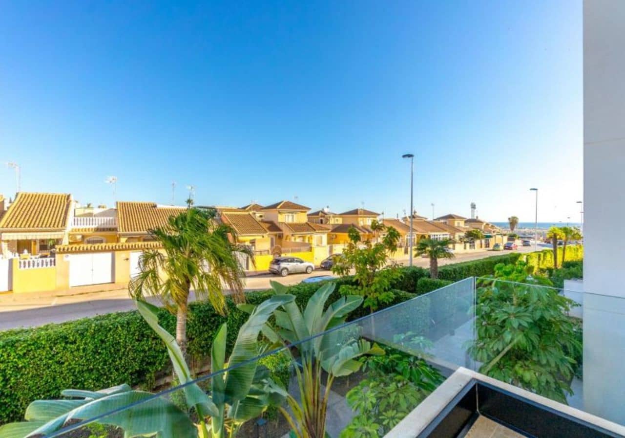 2 soverom Leilighet til salgs i Torrevieja med svømmebasseng - € 335 000 (Ref: 8601467)