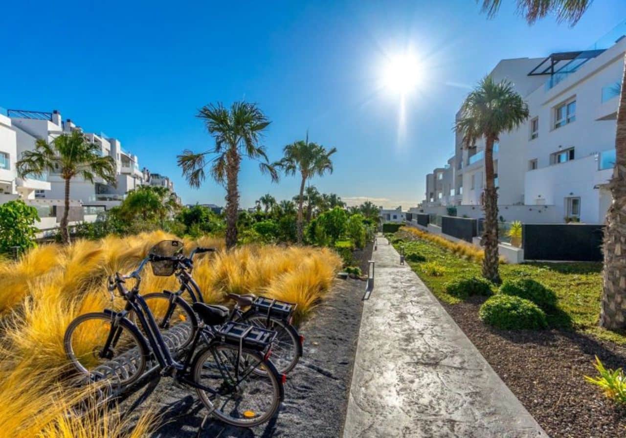 2 soverom Leilighet til salgs i Torrevieja med svømmebasseng - € 335 000 (Ref: 8601467)