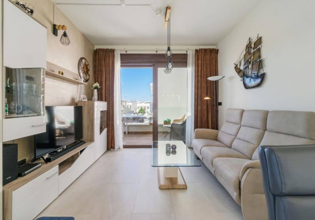 Apartamento de 3 habitaciones en Torrevieja en venta con piscina - 299.000 € (Ref: 8652079)