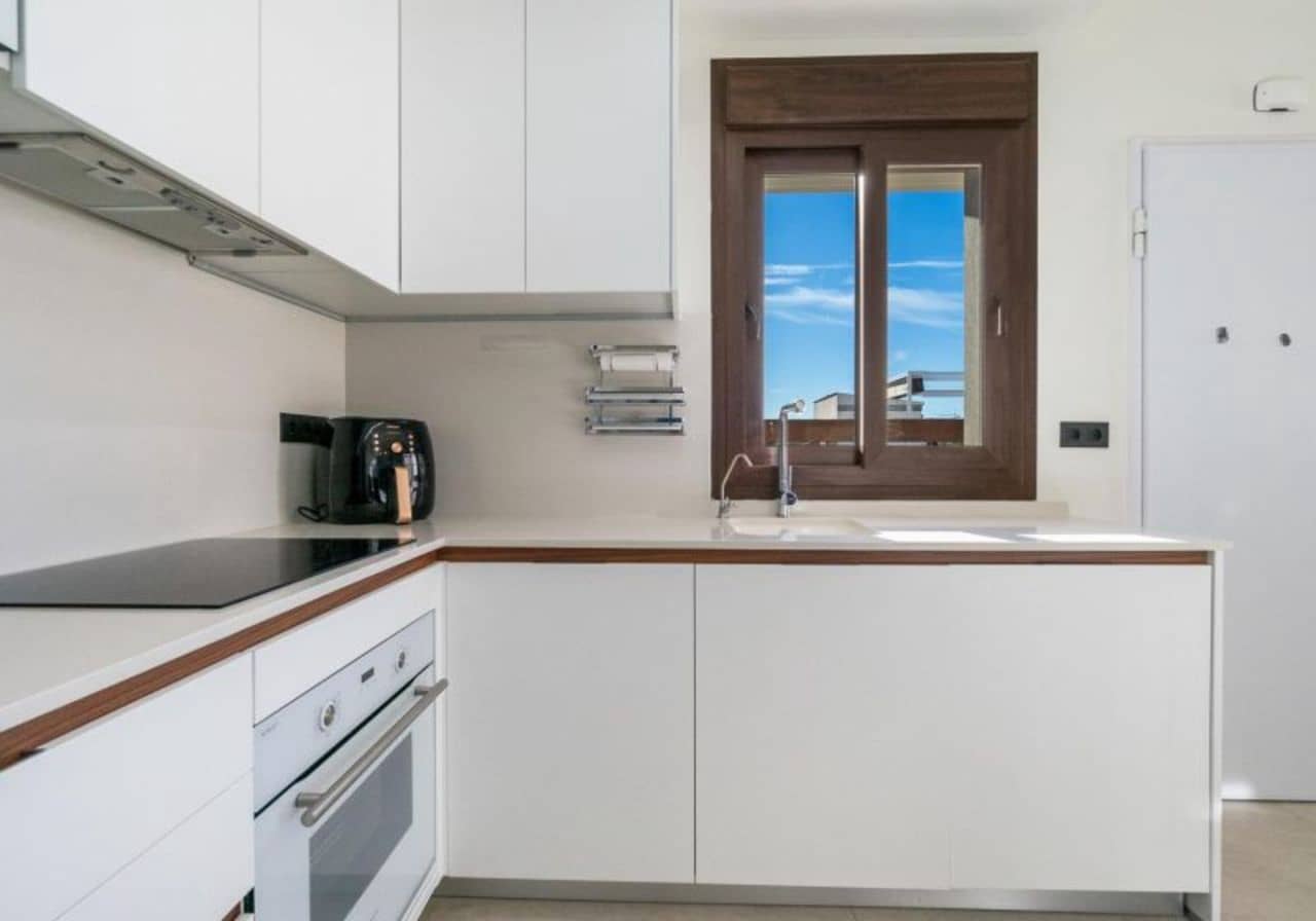 Apartamento de 3 habitaciones en Torrevieja en venta con piscina - 299.000 € (Ref: 8652079)