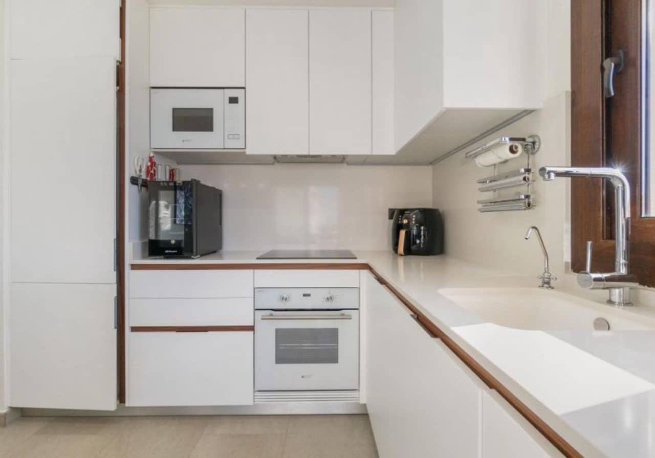 Apartamento de 3 habitaciones en Torrevieja en venta con piscina - 299.000 € (Ref: 8652079)