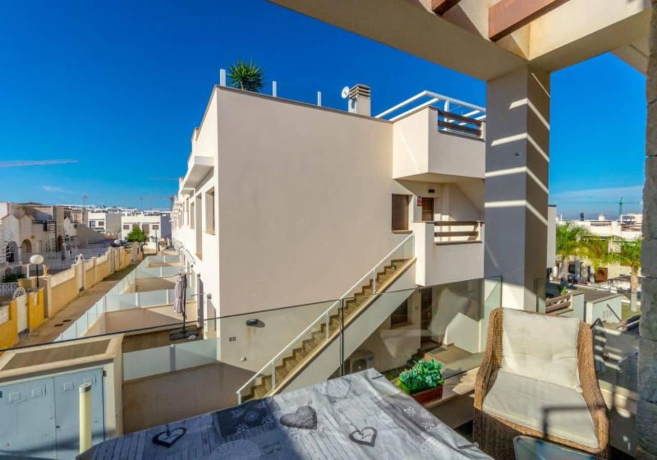 Apartamento de 3 habitaciones en Torrevieja en venta con piscina - 299.000 € (Ref: 8652079)