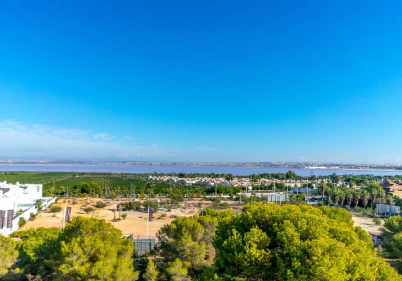 Apartamento de 3 habitaciones en Torrevieja en venta con piscina - 299.000 € (Ref: 8652079)