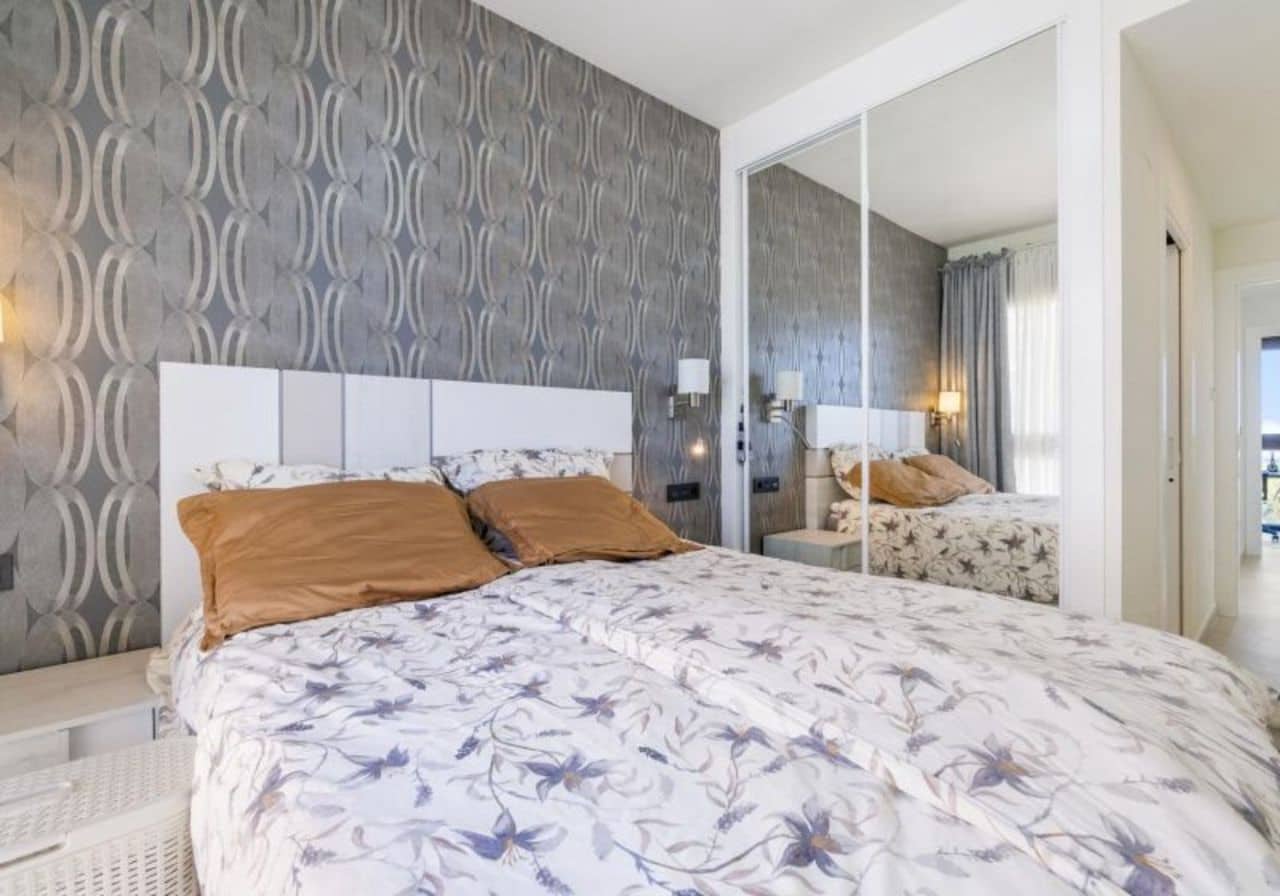 Apartamento de 3 habitaciones en Torrevieja en venta con piscina - 299.000 € (Ref: 8652079)