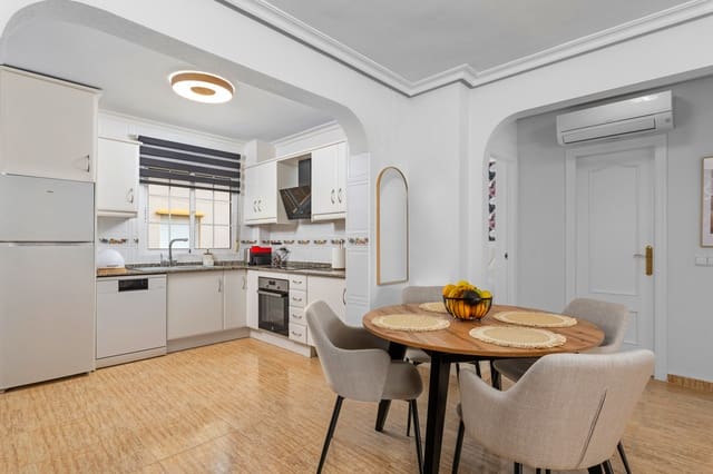 Apartamento de 2 habitaciones en Dehesa de Campoamor, Orihuela en venta con piscina - 179.000 € (Ref: 8660463)