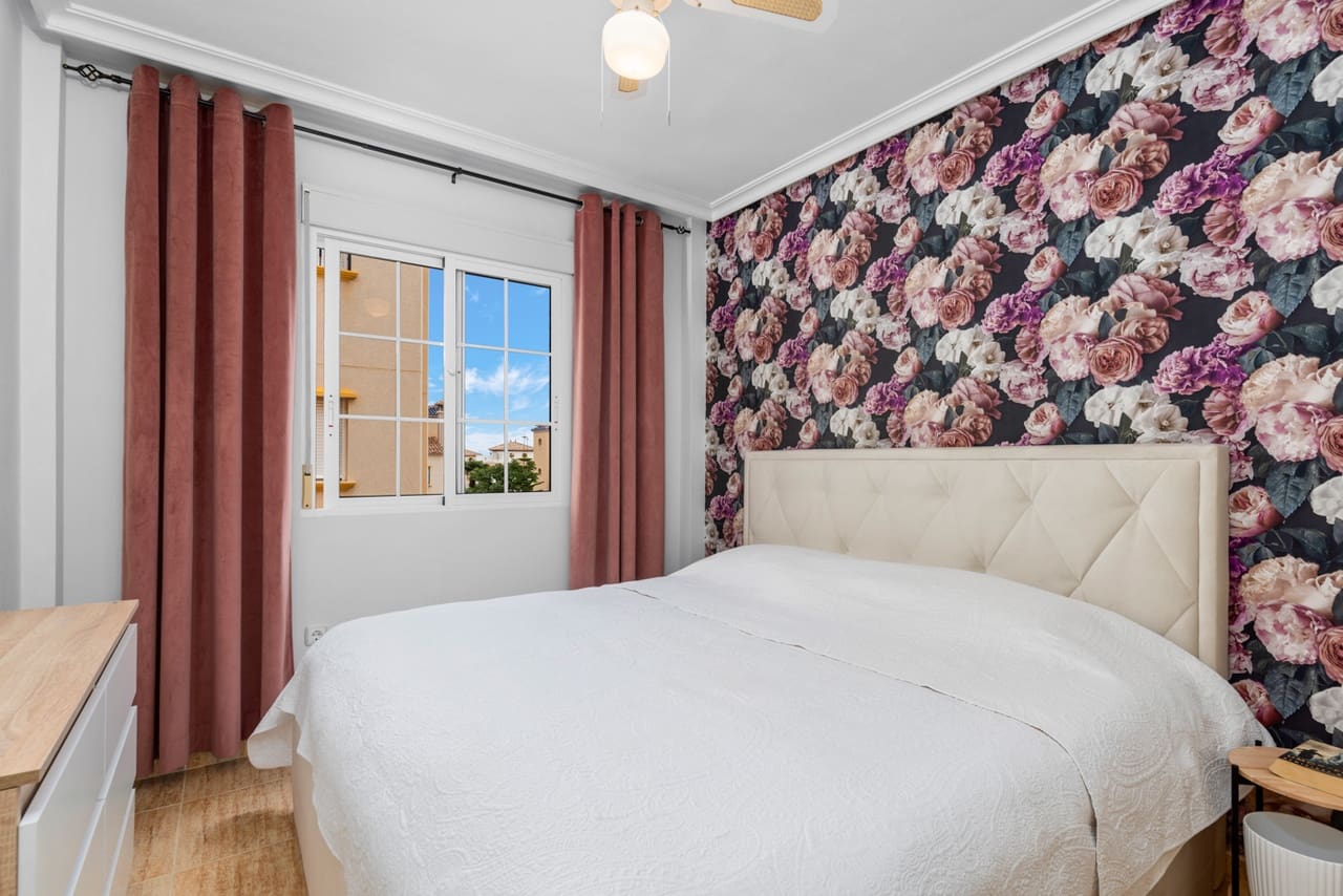 2 soverom Leilighet til salgs i Orihuela Costa med svømmebasseng - € 179 000 (Ref: 8660463)