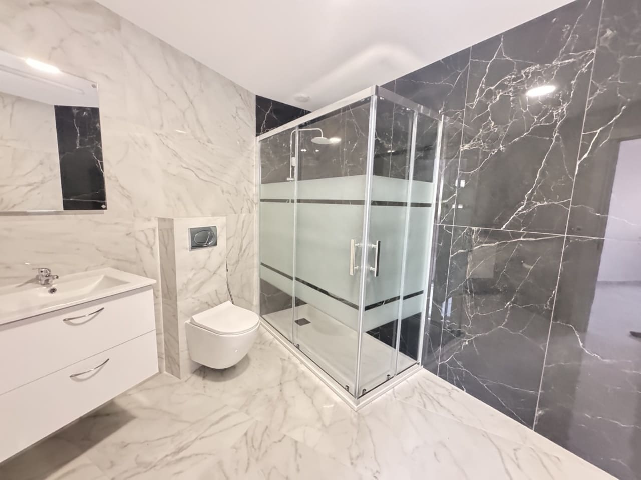 2 makuuhuone Huoneisto myytävänä paikassa Torrevieja mukana uima-altaan - 295 000 € (Ref: 8690949)