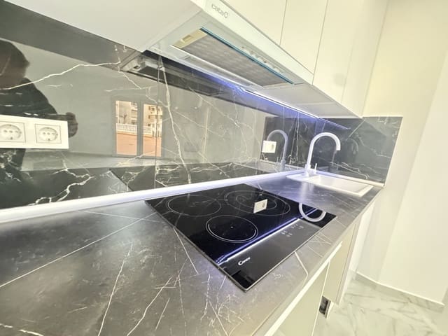 2 makuuhuone Huoneisto myytävänä paikassa El Molino, Torrevieja mukana uima-altaan - 285 000 € (Ref: 8696289)