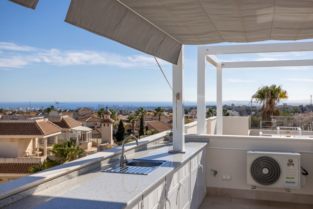 2 soveværelse Lejlighed til salg i Villamartin med swimmingpool garage - € 319.000 (Ref: 8717012)