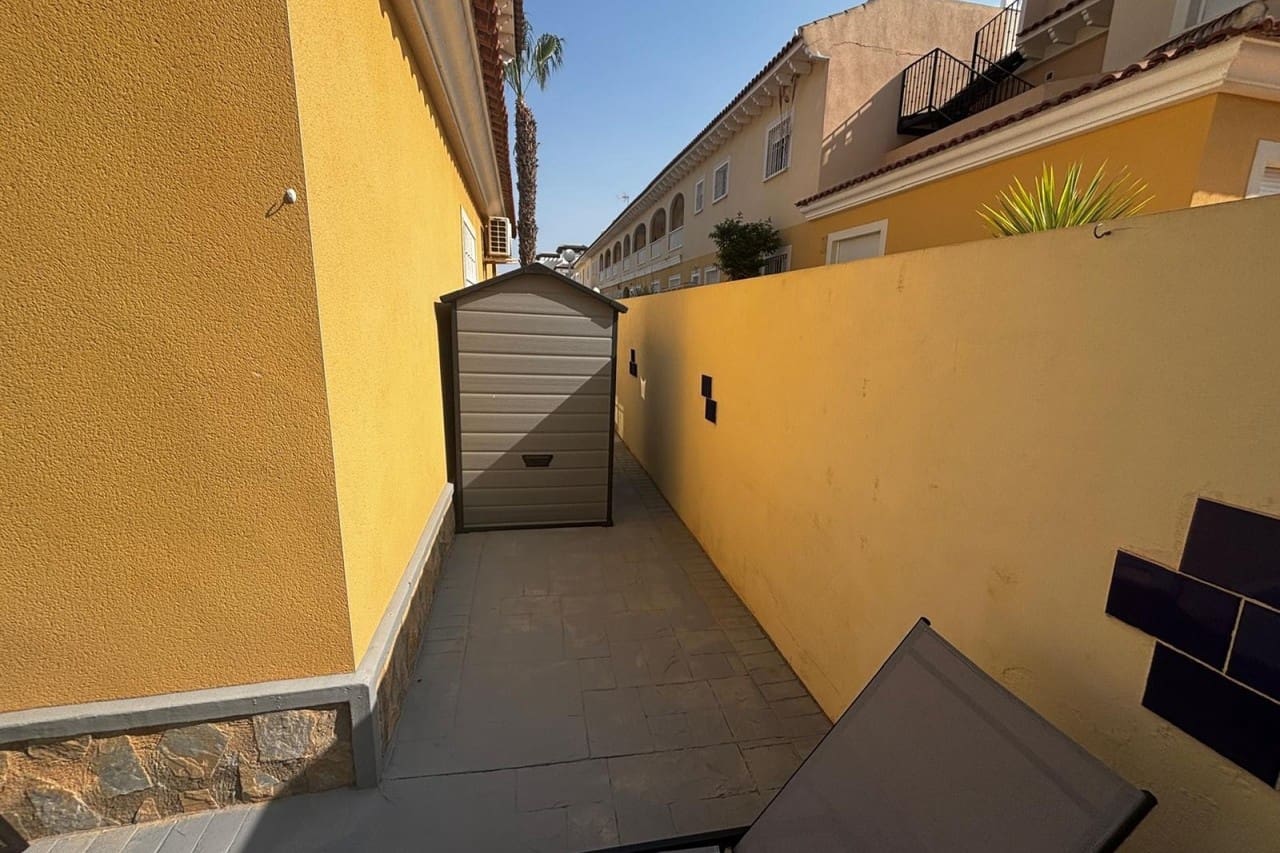 2 chambre Villa/Maison à vendre à Ciudad Quesada avec piscine - 225 000 € (Ref: 8735244)