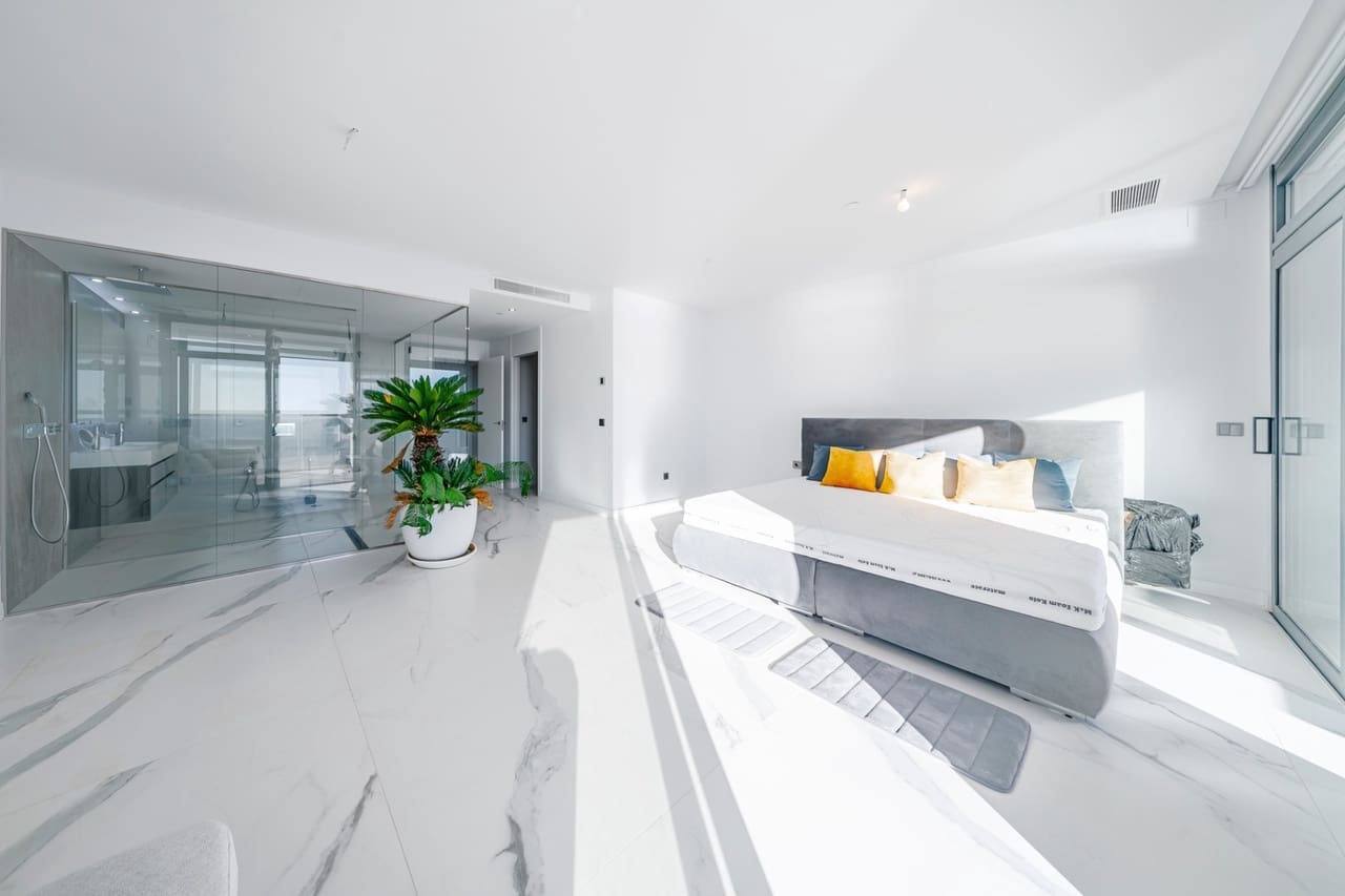 3 soveværelse Lejlighed til salg i Benidorm med swimmingpool - € 1.550.000 (Ref: 8775928)