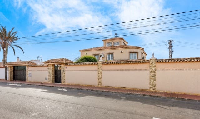 4 Zimmer Villa zu verkaufen in El Molino, Torrevieja mit Pool - 689.000 € (Ref: 8783460)