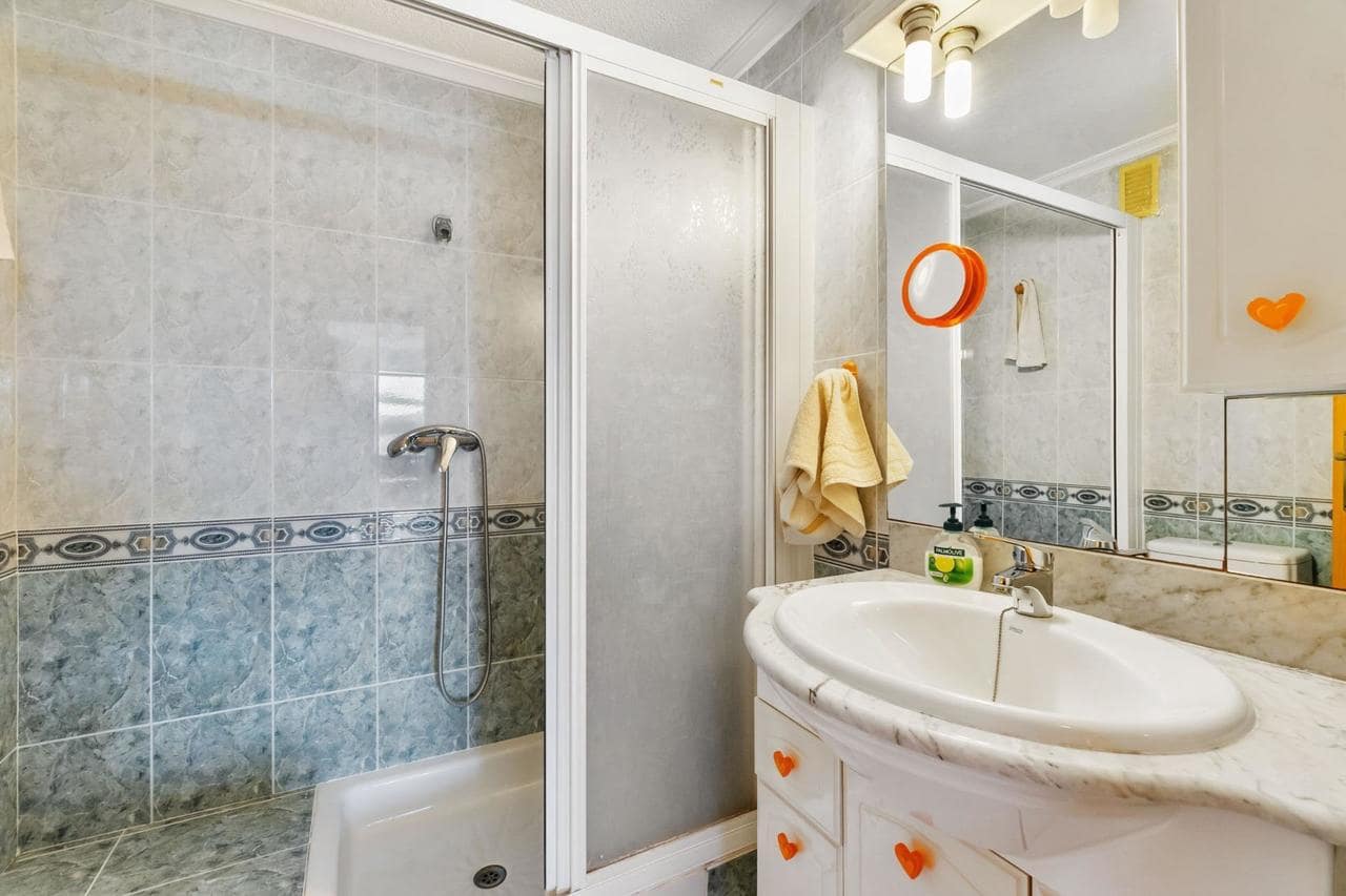 4 slaapkamer Appartement te koop in La Zenia met zwembad - € 299.000 (Ref: 8793324)