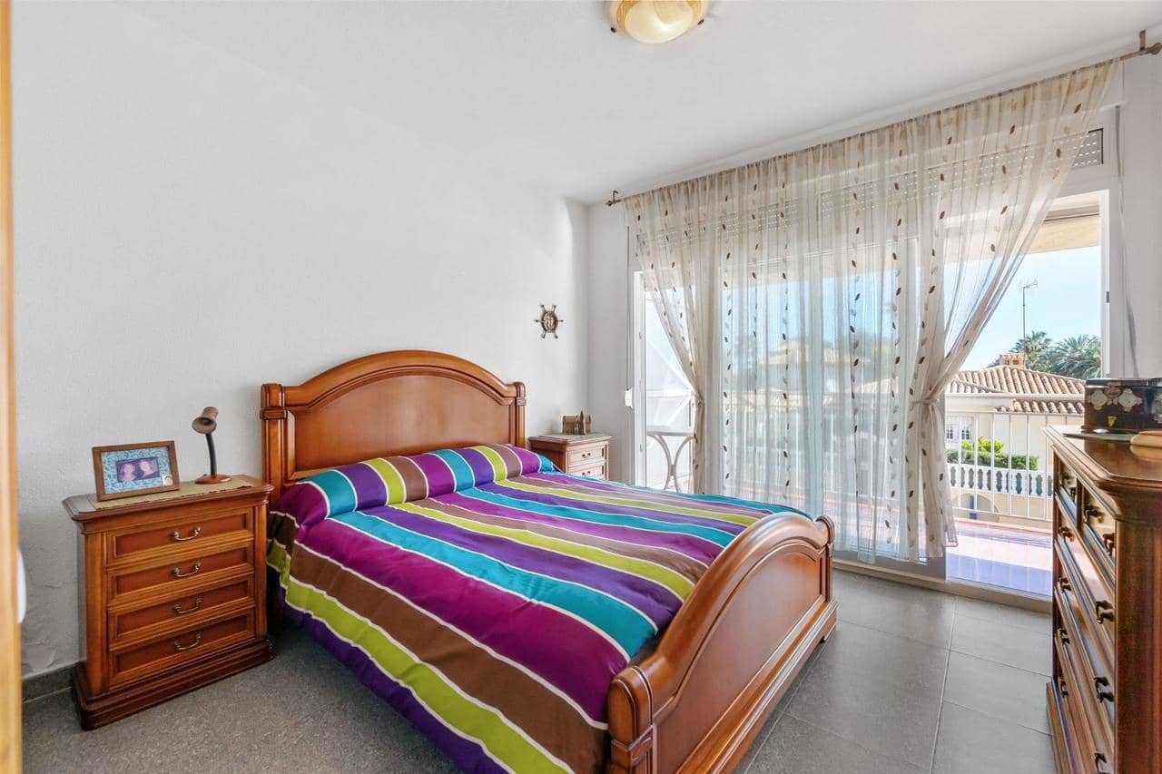 4 slaapkamer Appartement te koop in La Zenia met zwembad - € 299.000 (Ref: 8793324)