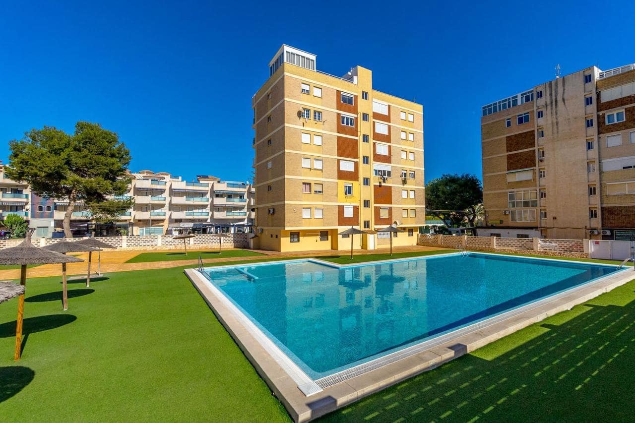 4 slaapkamer Appartement te koop in La Zenia met zwembad - € 299.000 (Ref: 8793324)