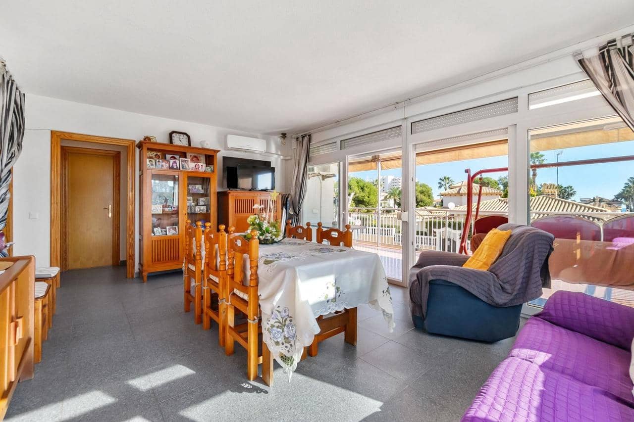 4 slaapkamer Appartement te koop in La Zenia met zwembad - € 299.000 (Ref: 8793324)