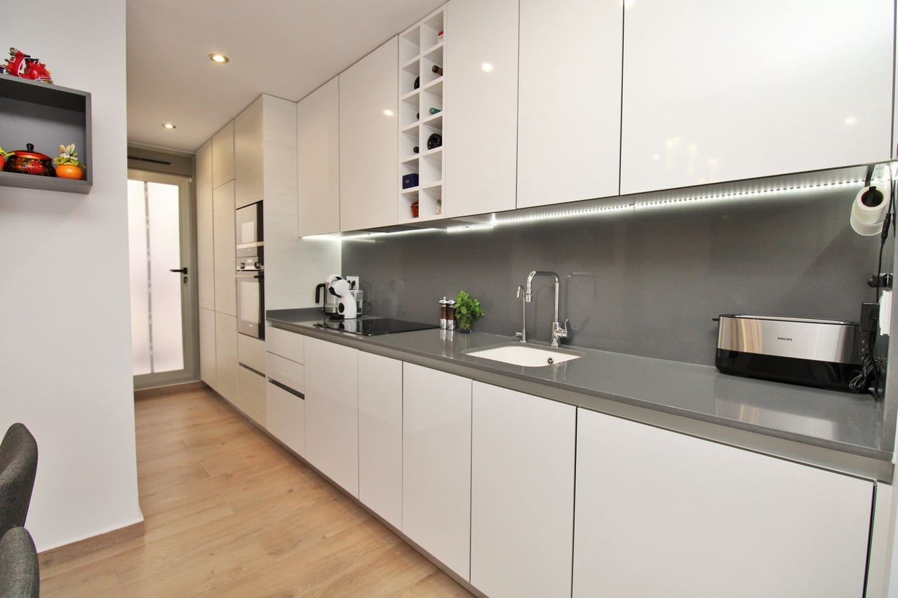 3 bedroom Villa for sale in Villamartin with pool - € 448,000 (Ref: 8809317)