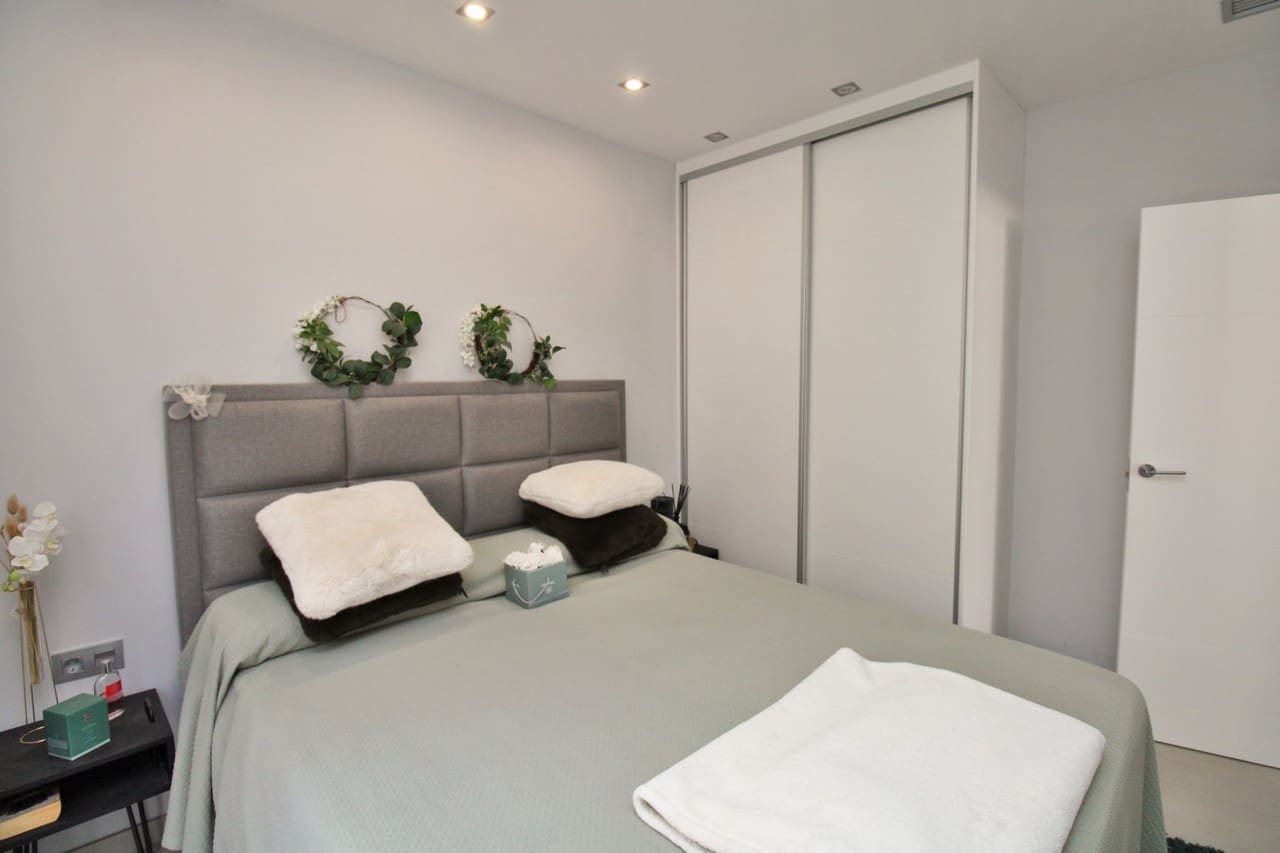 3 camera da letto Villa in vendita in Villamartin con piscina - 369.950 € (Rif: 8809318)