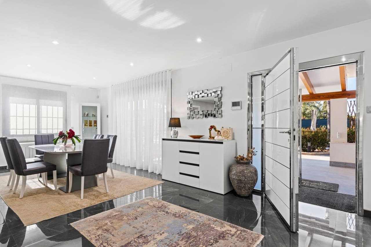 5 slaapkamer Villa te koop in Playa de San Juan met zwembad - € 1.365.000 (Ref: 8824656)