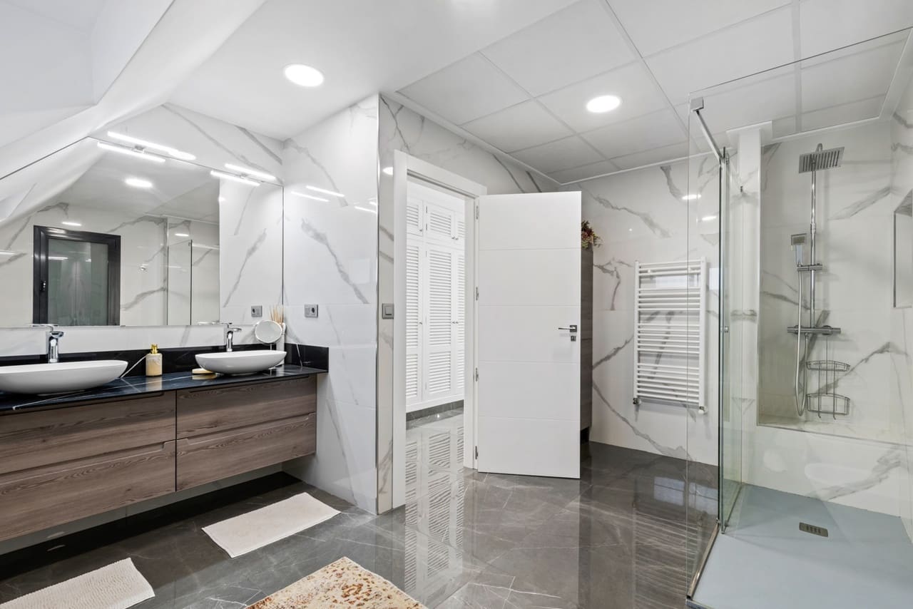 5 slaapkamer Villa te koop in Playa de San Juan met zwembad - € 1.365.000 (Ref: 8824656)