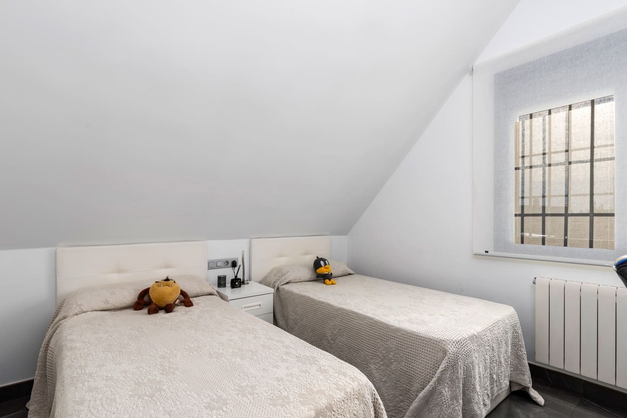 5 slaapkamer Villa te koop in Playa de San Juan met zwembad - € 1.365.000 (Ref: 8824656)