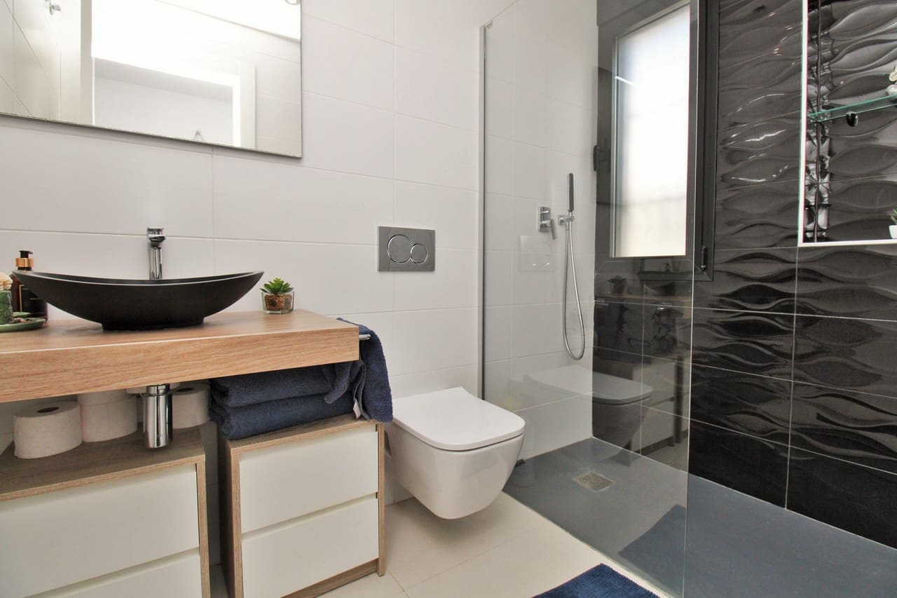 3 bedroom Villa for sale in Villamartin with pool - € 405,000 (Ref: 8838324)