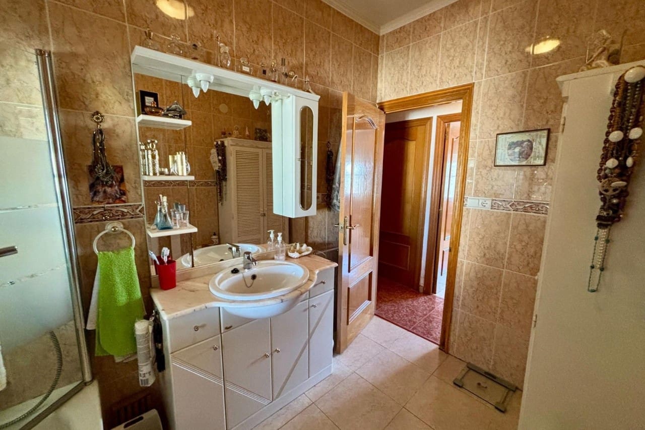 4 slaapkamer Villa te koop in Ciudad Quesada met zwembad garage - € 420.000 (Ref: 8875512)