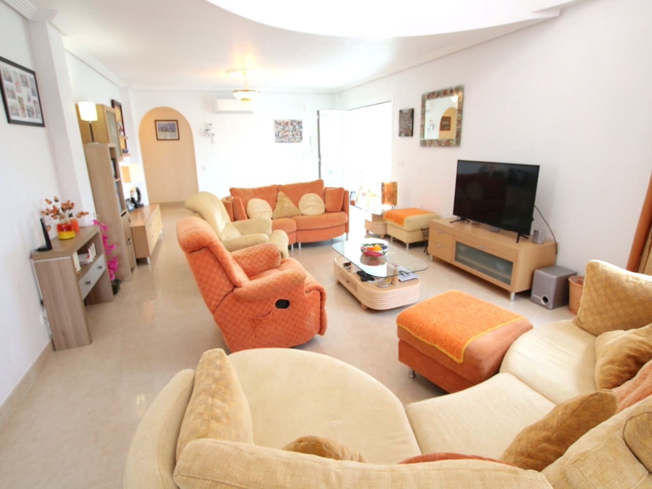 5 makuuhuone Huvila myytävänä paikassa Ciudad Quesada mukana uima-altaan - 625 000 € (Ref: 8883962)