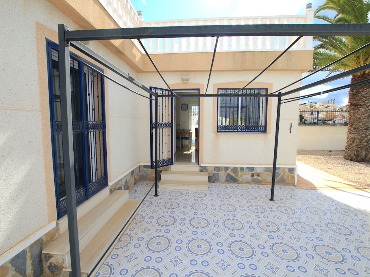 5 makuuhuone Huvila myytävänä paikassa Ciudad Quesada mukana uima-altaan - 625 000 € (Ref: 8883962)