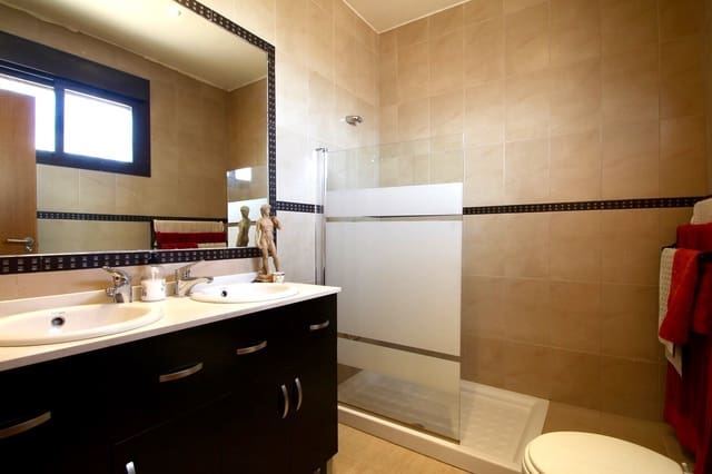 2 bedroom Villa for sale in Villamartin, Orihuela with pool garage - € 279,000 (Ref: 8896149)