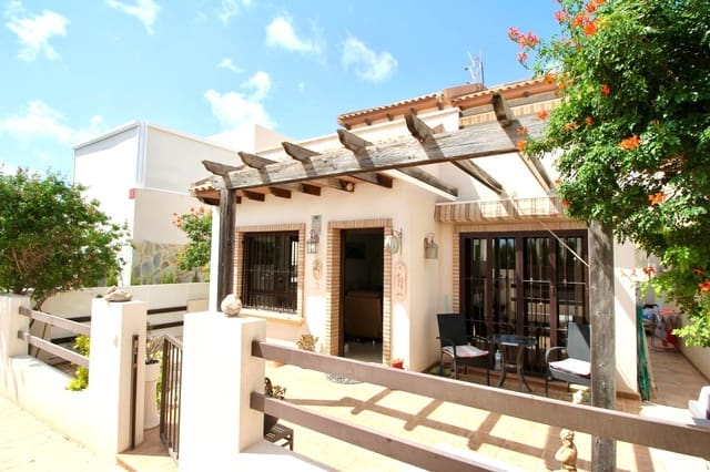 2 bedroom Villa for sale in Villamartin, Orihuela with pool garage - € 279,000 (Ref: 8896149)