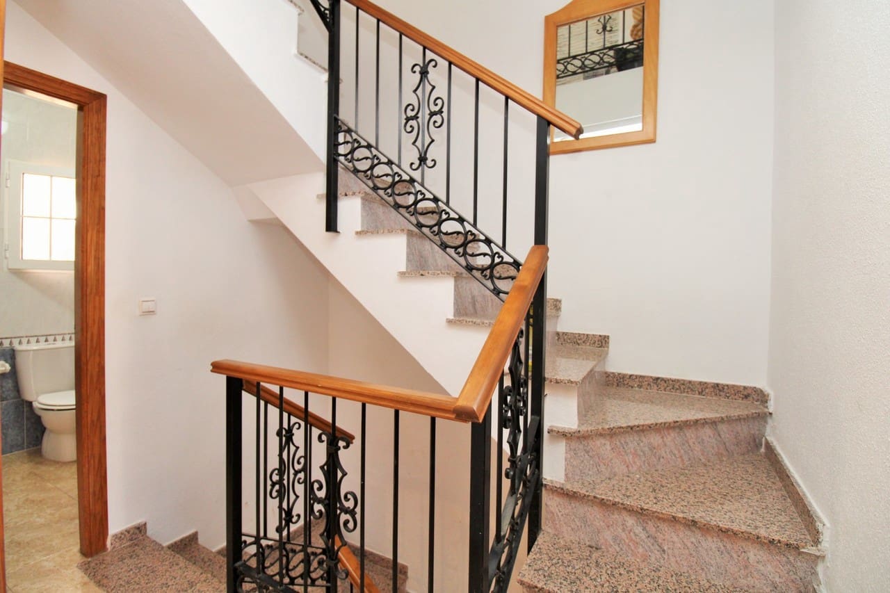 3 quarto Casa em Banda para venda em Villamartin com piscina - 164 900 € (Ref: 8899763)