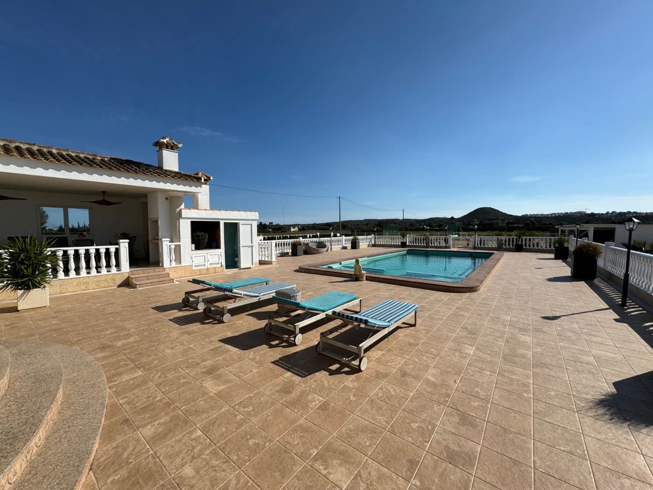 6 bedroom Villa for sale in Ciudad Quesada with pool - € 850,000 (Ref: 8923608)