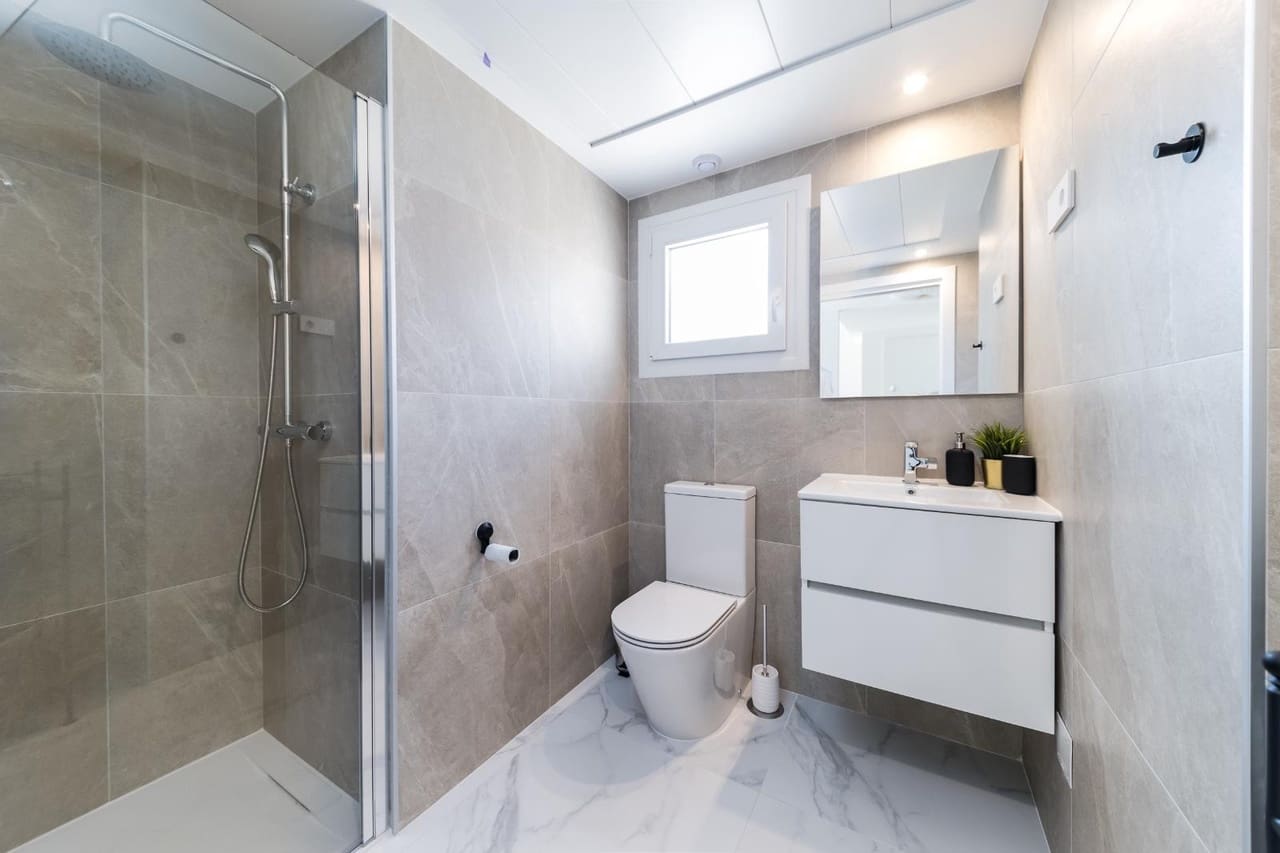 2 slaapkamer Appartement te koop in Orihuela Costa met zwembad - € 540.000 (Ref: 8923611)