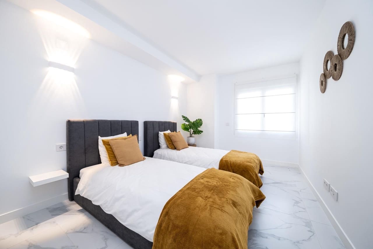 2 slaapkamer Appartement te koop in Orihuela Costa met zwembad - € 540.000 (Ref: 8923611)