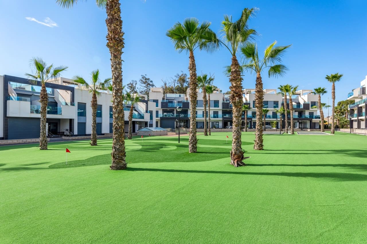 2 slaapkamer Penthouse te koop in Guardamar del Segura met zwembad - € 295.000 (Ref: 8923619)