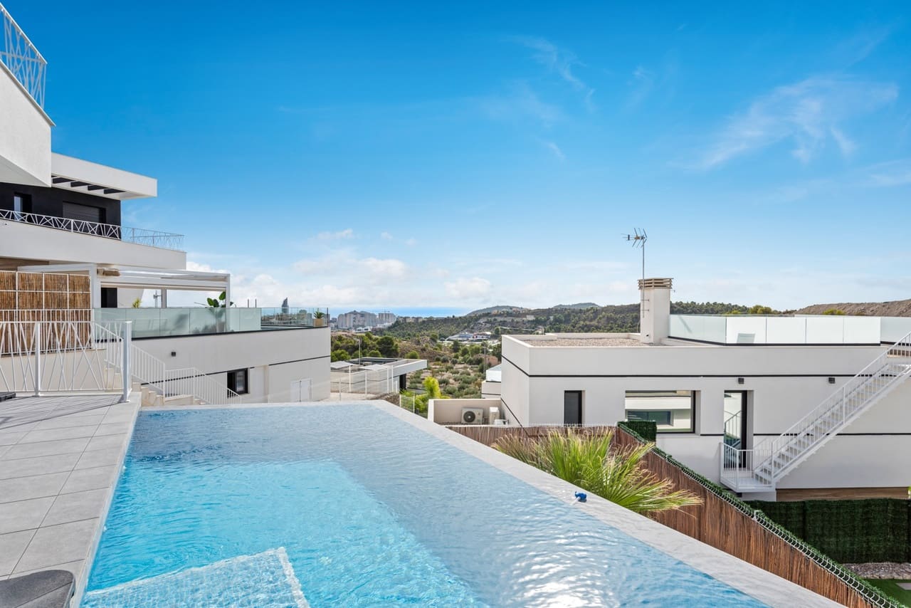 3 bedroom Villa for sale in Finestrat - € 695,000 (Ref: 8923623)
