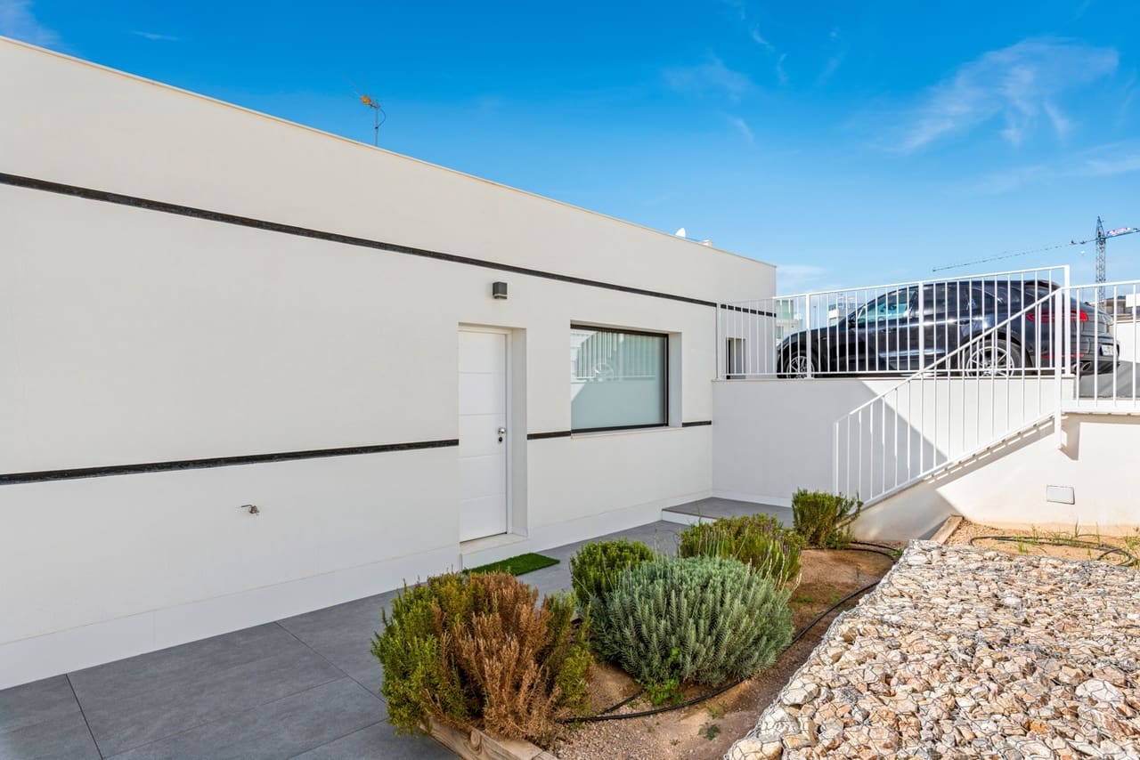 3 bedroom Villa for sale in Finestrat - € 695,000 (Ref: 8923623)