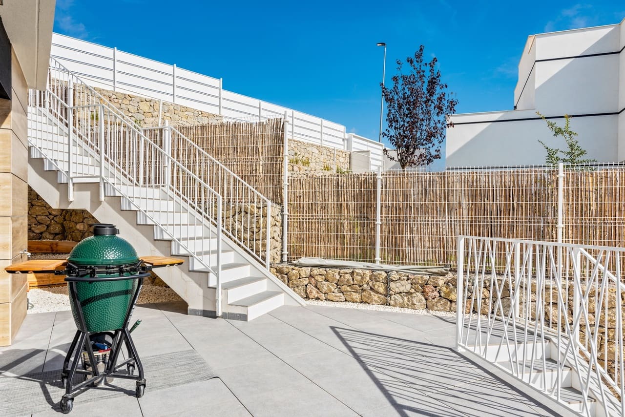 3 bedroom Villa for sale in Finestrat - € 695,000 (Ref: 8923623)