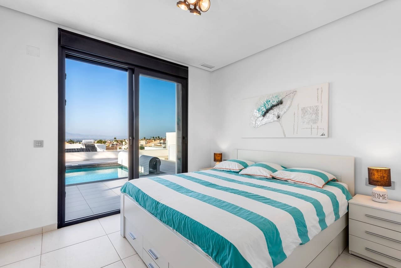 4 makuuhuone Huvila myytävänä paikassa Benijofar mukana uima-altaan - 699 000 € (Ref: 8923624)