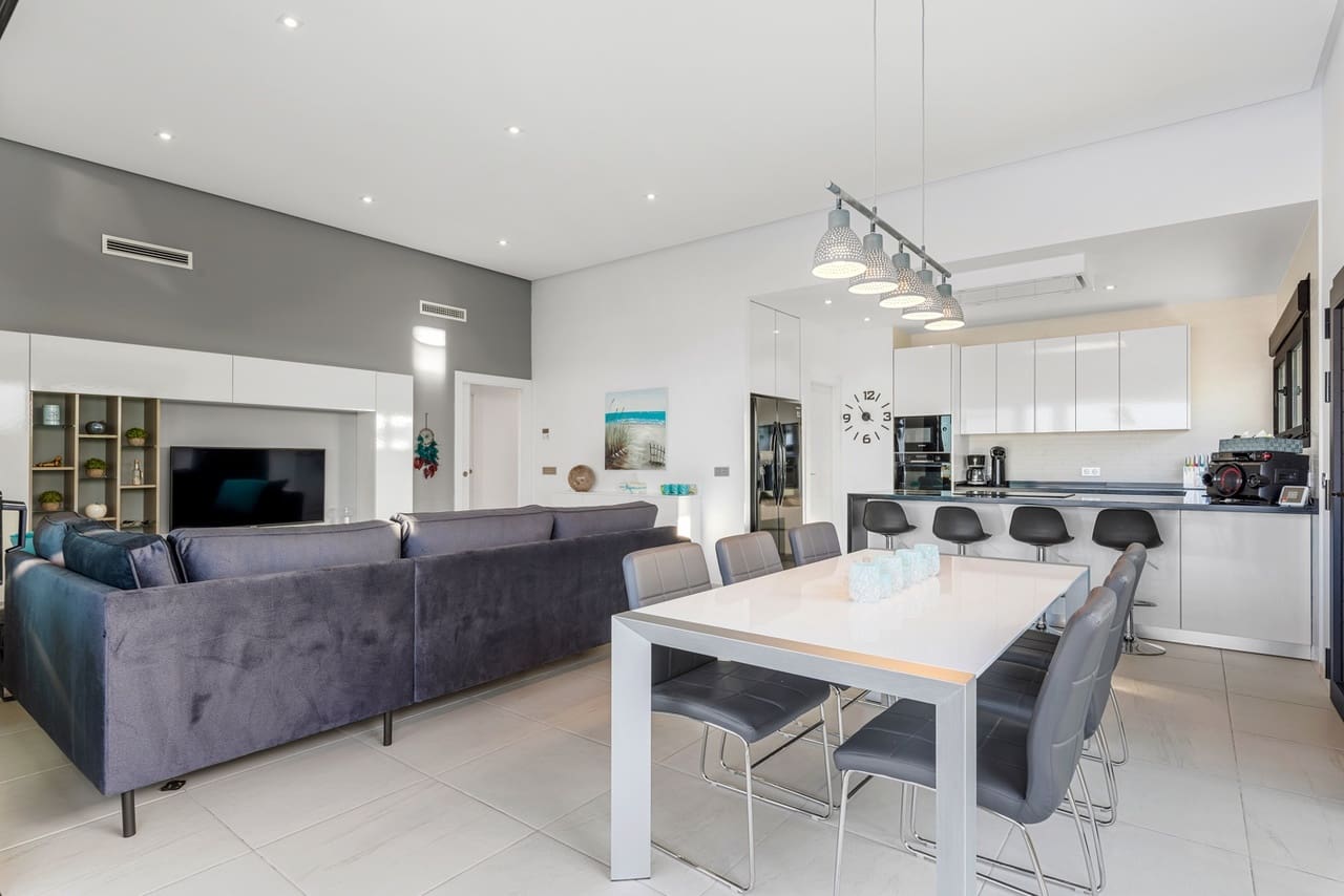 4 makuuhuone Huvila myytävänä paikassa Benijofar mukana uima-altaan - 699 000 € (Ref: 8923624)