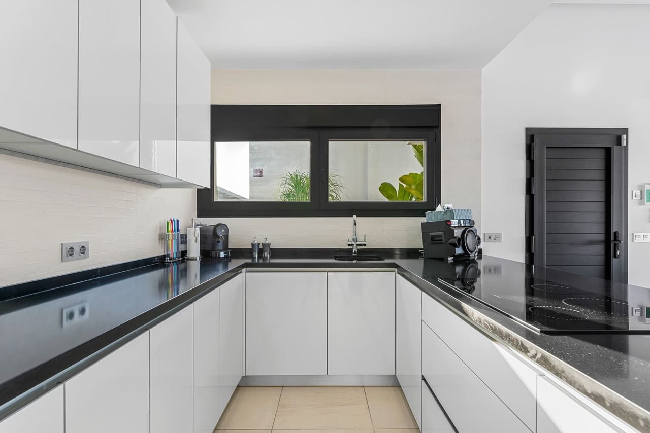 4 makuuhuone Huvila myytävänä paikassa Benijofar mukana uima-altaan - 699 000 € (Ref: 8923624)