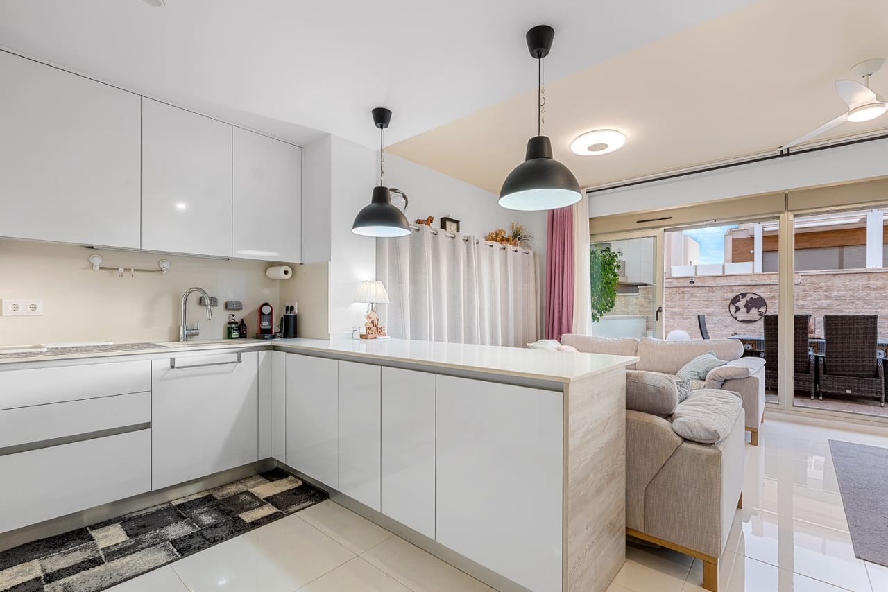 3 bedroom Villa for sale in Orihuela Costa with pool - € 435,000 (Ref: 8923626)