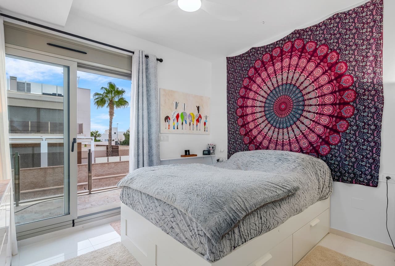 3 bedroom Villa for sale in Orihuela Costa with pool - € 435,000 (Ref: 8923626)