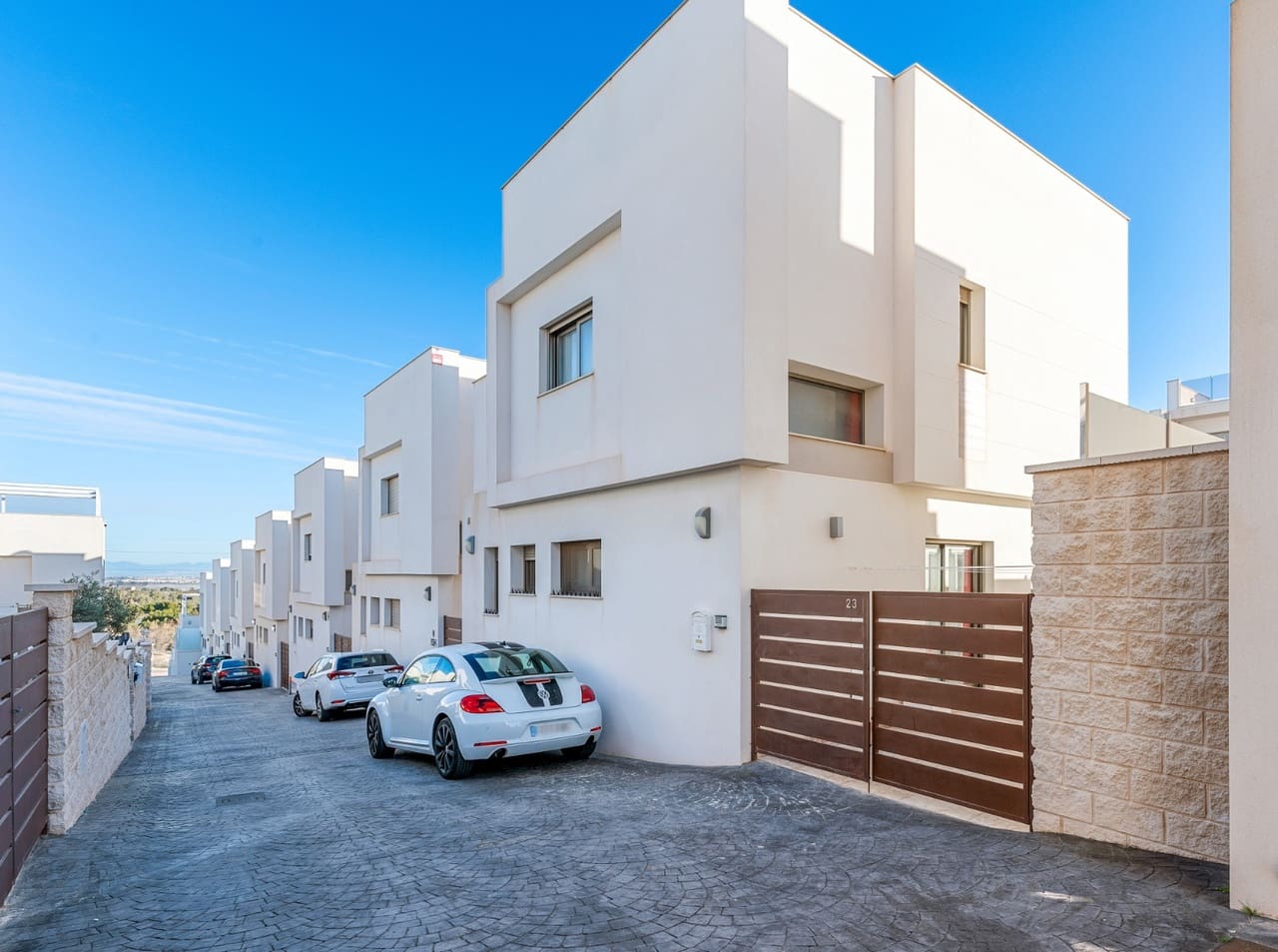 3 bedroom Villa for sale in Orihuela Costa with pool - € 435,000 (Ref: 8923626)